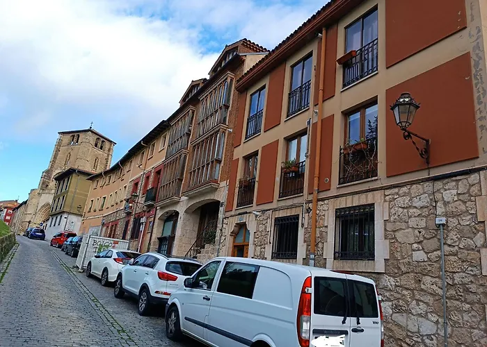 Entre Castillo Y Catedral 2